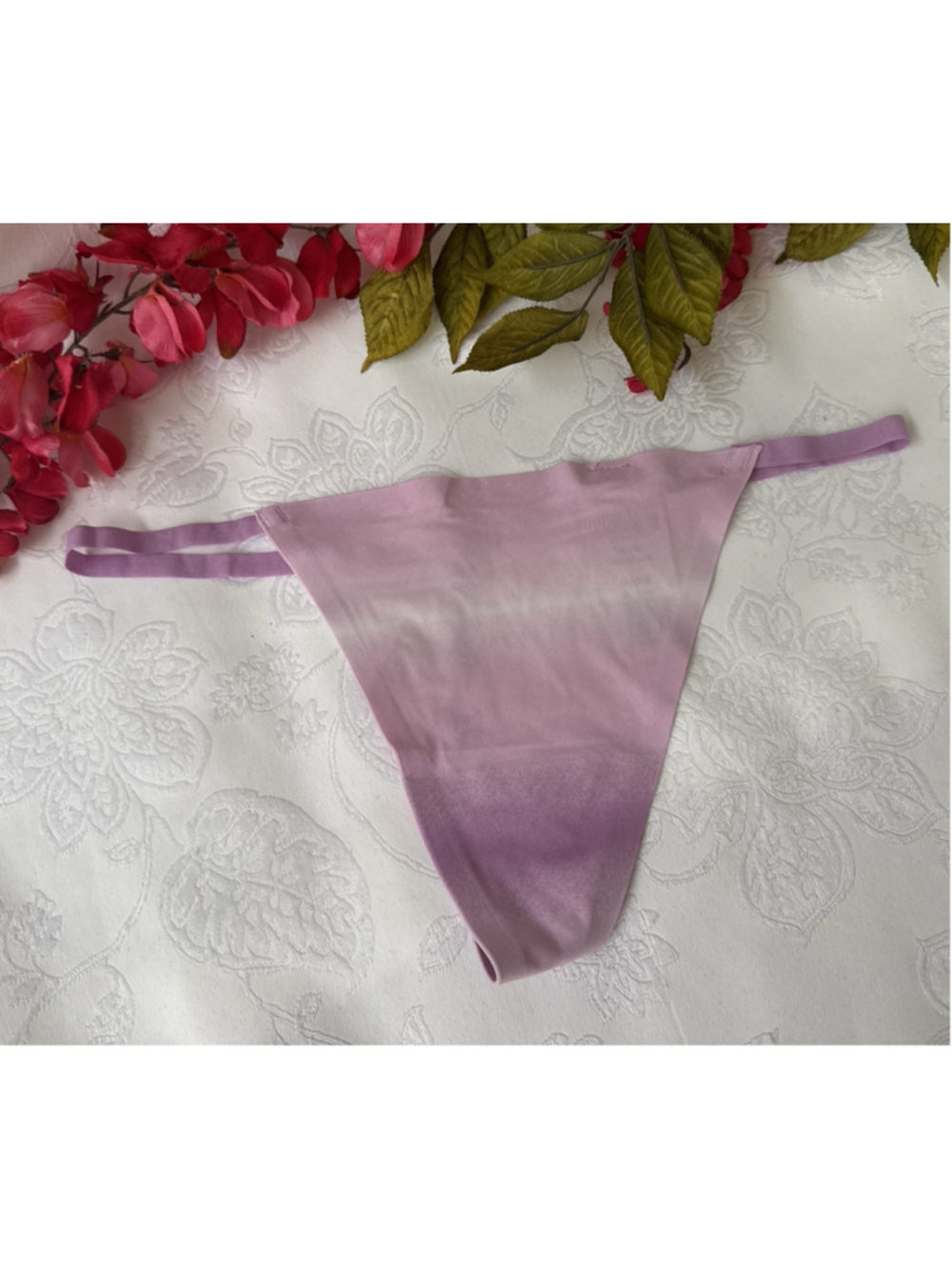 PINK VICTORIA'S SECRET M PINK LILAC WHITE OMBRE V STRING THONG PANTIES NWT